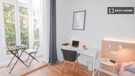 barcelona, Catalonia 08001 - Photo 4