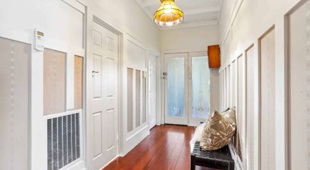 Charming Character Bungalow in Prime Mt Albert - Photo 5