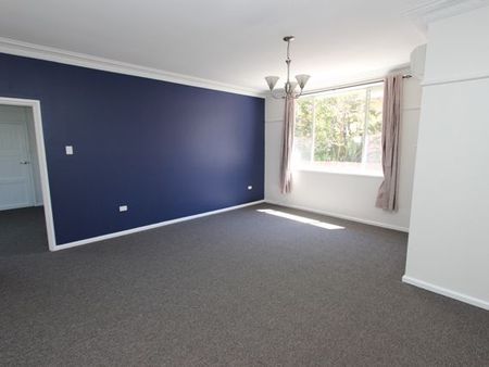 370 Stewart Street, Bathurst, NSW 2795 - Photo 2