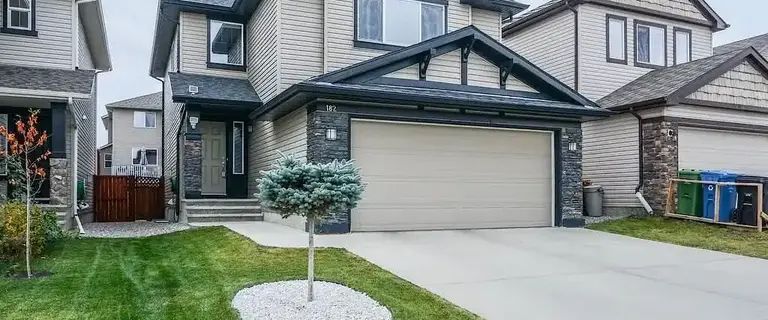 Beautiful House in Evergreen Community - Immediately available | 182 Everglen Crescent Southwest, Calgary - Photo 1