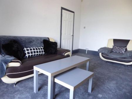 5 bedroom house to rent - Photo 2