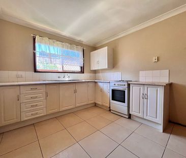 For Lease: Charming 2-Bedroom House in South Tamworth - $350/week - Photo 5