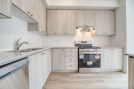 For Lease - 53 Pearen Lane, Barrie, Ontario - Photo 5