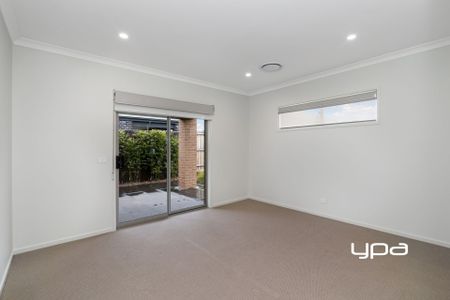 7 Nira Dr, Sunbury - Photo 2