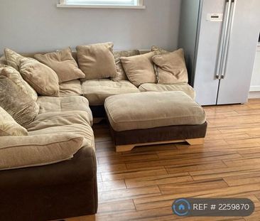 4 bedroom detached house to rent - Photo 1