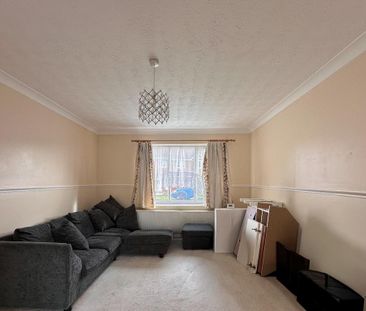 3 bedroom detached house to rent - Photo 3