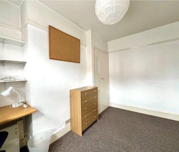 4 bedroom semi-detached house to rent - Photo 6