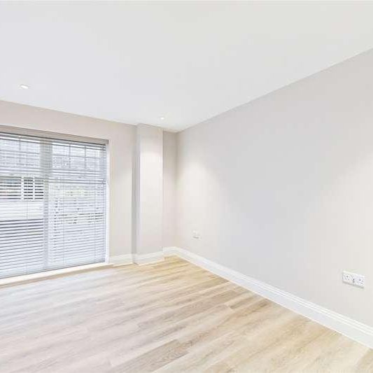 West Street, Maidenhead, Berkshire, SL6 - Photo 1