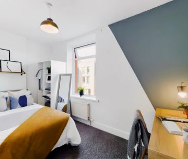 5 Bedroom House - Photo 1