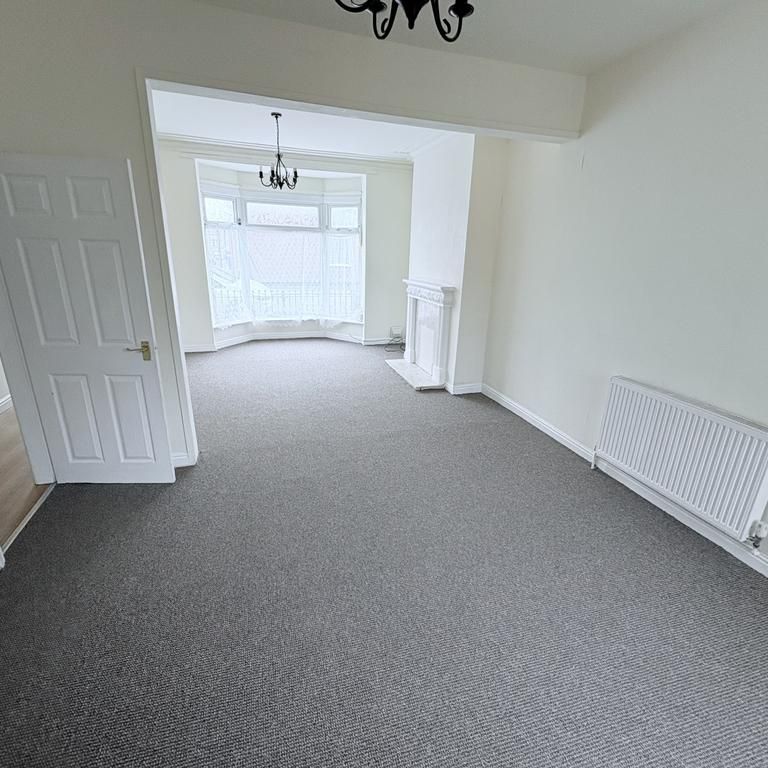 3 bedroom terraced house to rent - Photo 1