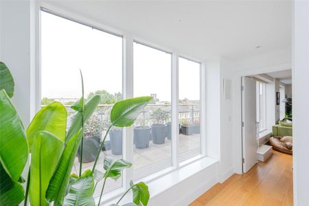 3 bedroom penthouse to rent - Photo 2