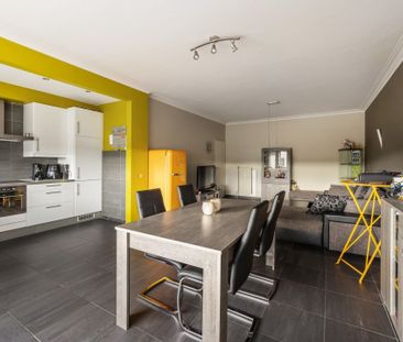 Ruim tweeslaapkamer appartement met garagebox in Hoevenen! - Photo 3