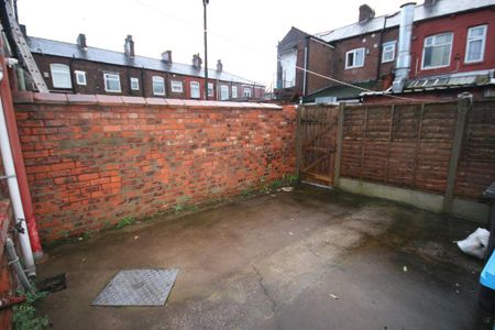 2 bedroom terraced house to rent - Photo 5