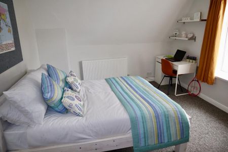 6 bedroom house to rent - Photo 2