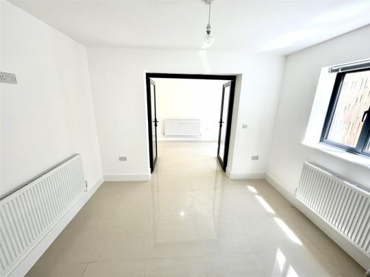 4 Bedroom House - Townhouse To Let - Photo 1