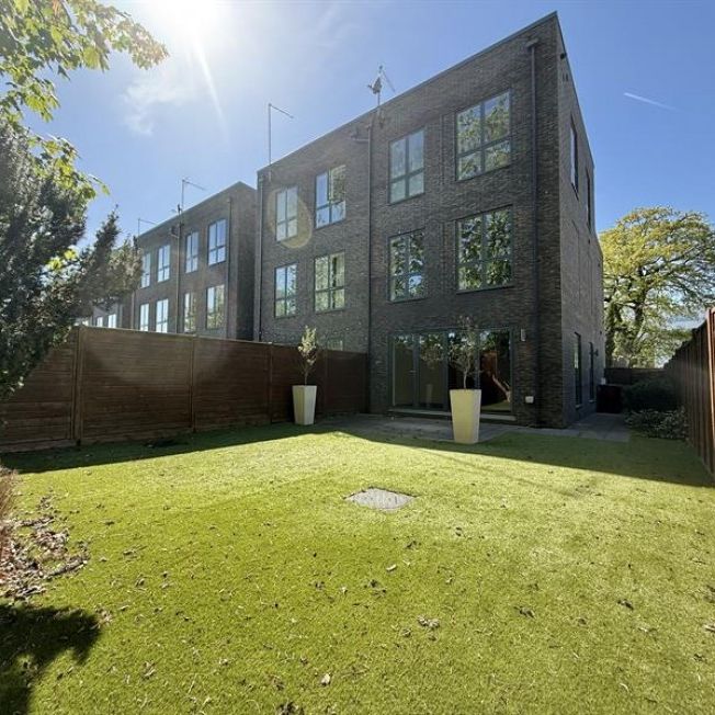 Kensal Drive, Manchester - Photo 1