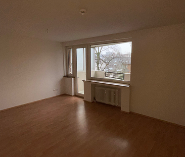 Barrierearme 2 Zimmer Wohnung mit Balkon und Parklage - Photo 3