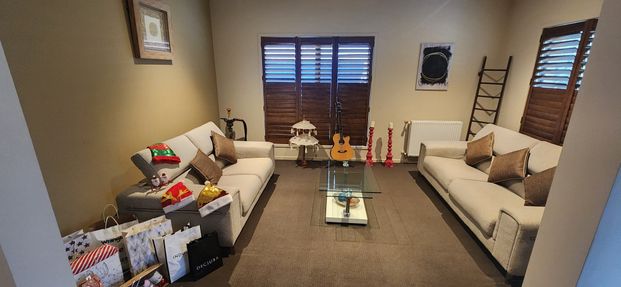 Point Cook - Photo 1