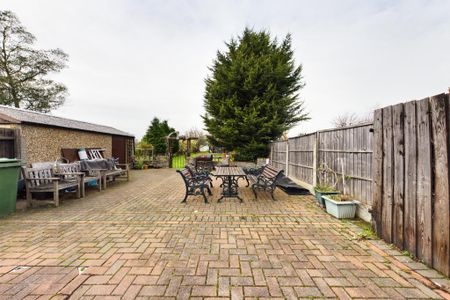 3 bedroom bungalow to rent - Photo 2