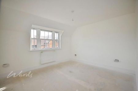 4 bedroom semi-detached house to rent - Photo 5