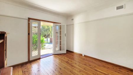 “Three bedroom family home located in the heart of Bankstown” - Photo 4