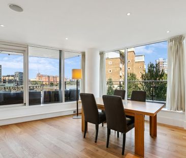 3 bedroom flat in Battersea Reach - Photo 1