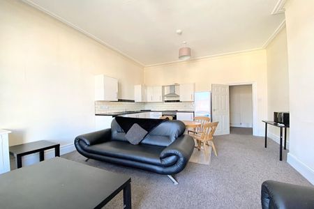 4 bedroom apartment to rent - Photo 2