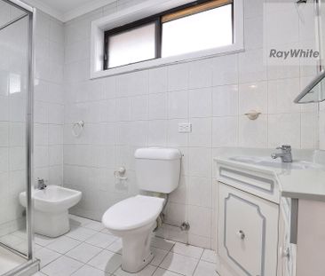 Freshly Painted, Spacious & Location Perfect! - Photo 6