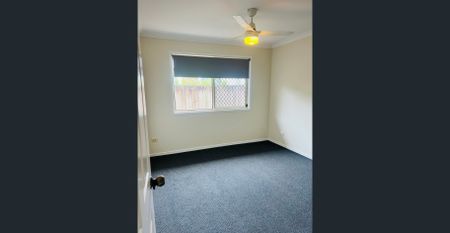 Freshly Updated 4-Bedroom Home with Double Garage – Parkinson - Photo 2