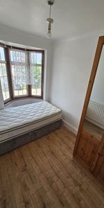 Room in a Shared House, Ballogie Avenue, NW10 - Photo 4
