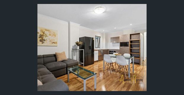 City Living!! - Photo 1