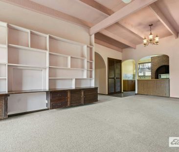 "As rare as hens' teeth" - Photo 4