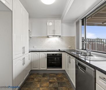 BE QUICK! THIS GORGEOUS PROPERTY AWAITS! - Photo 4