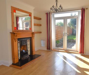 3 bedroom end of terrace house to rent - Photo 3