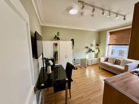 1 Bed Flat, Matheson Road, W14 - Photo 4