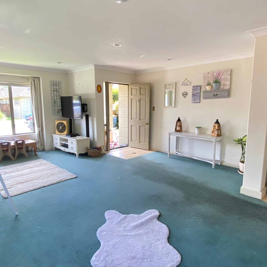 Spacious 4-Bedroom Brick & Tile Home in a Secure Gated Community - Photo 1