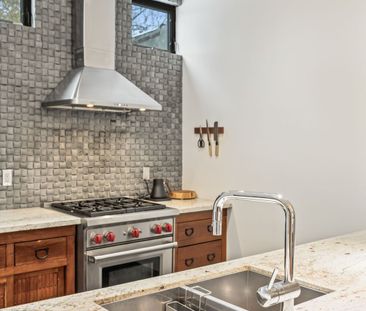 For Lease - 2068 Dundas Street Unit# Upper, Toronto, Ontario - Photo 6