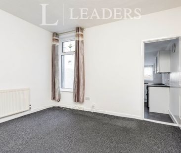 2 bedroom house to rent Methuen Road, Southsea, PO4 - Photo 2