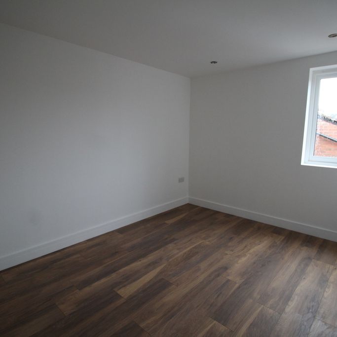 2 Bed Student Accommodation - Photo 2