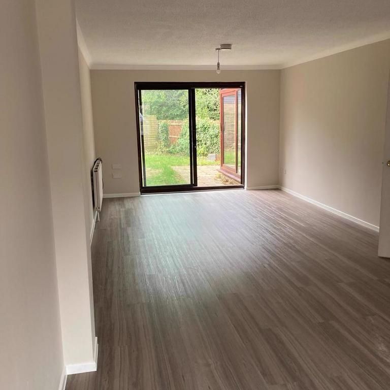 4 bedroom detached house to rent - Photo 1