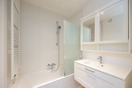 RECENT APPARTEMENT MET TERRAS EN AUTOSTAANPLAATS - Foto 4