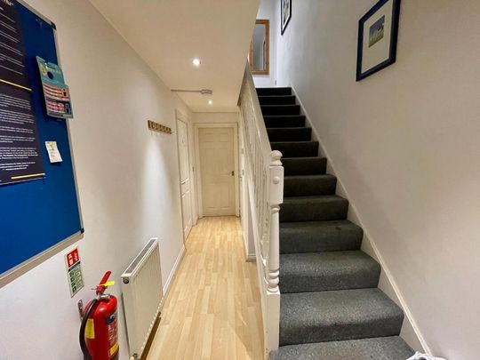 1 bedroom in a house share to rent - Photo 1