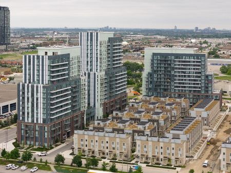 For Lease - 60 Honeycrisp Crescent Unit# 909, Vaughan, Ontario - Photo 4