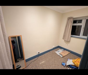 1 Bed Flat, Broad Street, BN2 - Photo 2