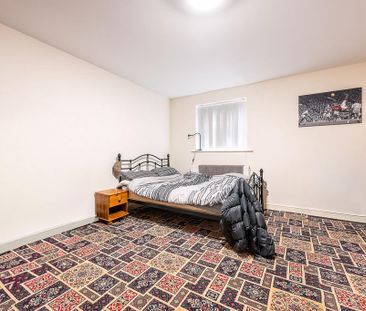 7 bedroom terraced house to rent - Photo 3