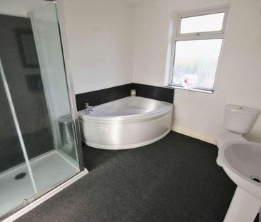 Cale Lane Wigan, WN2 - Photo 3