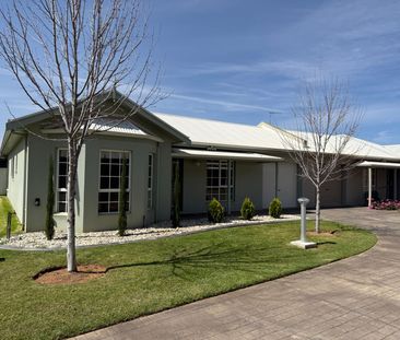 Well Presented Three Bedroom Home with Ensuite - Photo 3