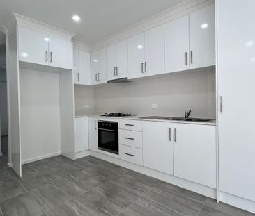 Clean & Spacious! - Photo 5