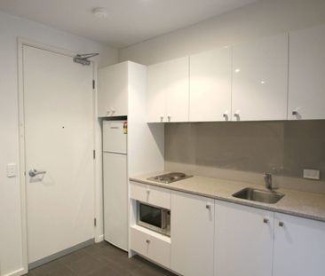 Stunning studio, in a distinctive block. - Photo 2