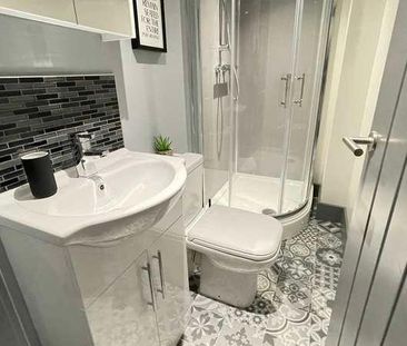 Salisbury Grove, Armley, Leeds, LS12 - Photo 6